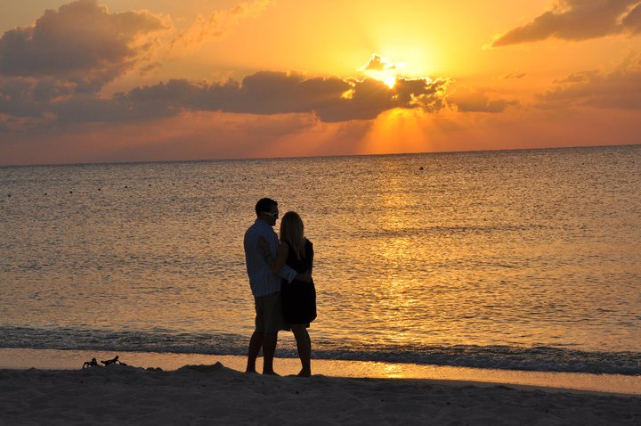 Could there be a prettier sunset or a more perfect proposal?
